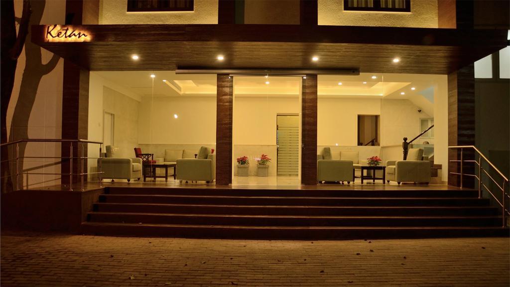 Hotel Ketan Pune Zewnętrze zdjęcie