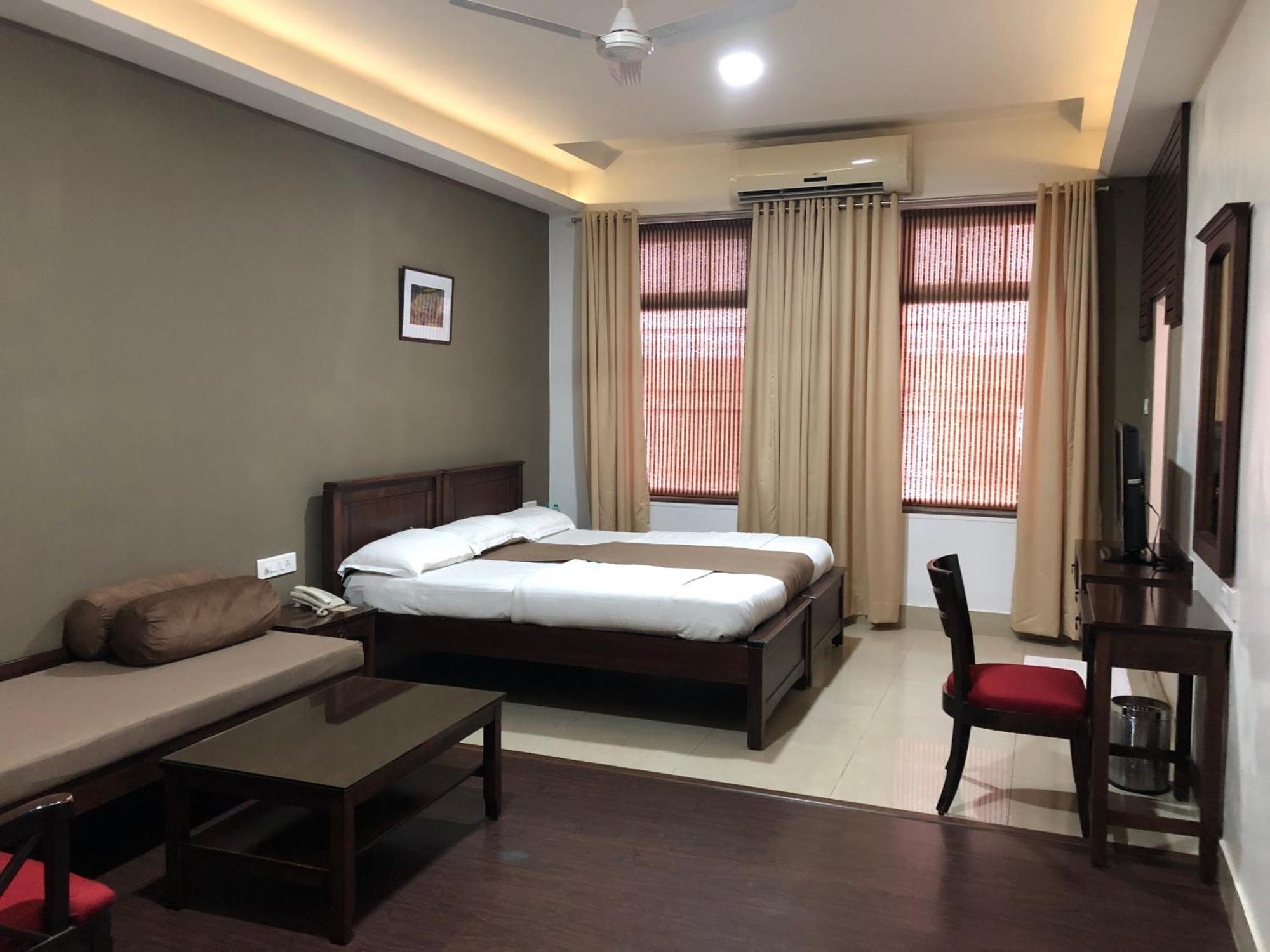 Hotel Ketan Pune Zewnętrze zdjęcie